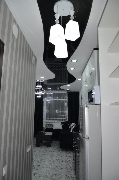 Studio "Black - White" 巴统 外观 照片